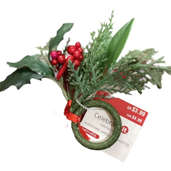 Poinsettia Petals Christmas Holiday Table Runner with 15 Poinsettia and Mistleto - Picture 11 of 13